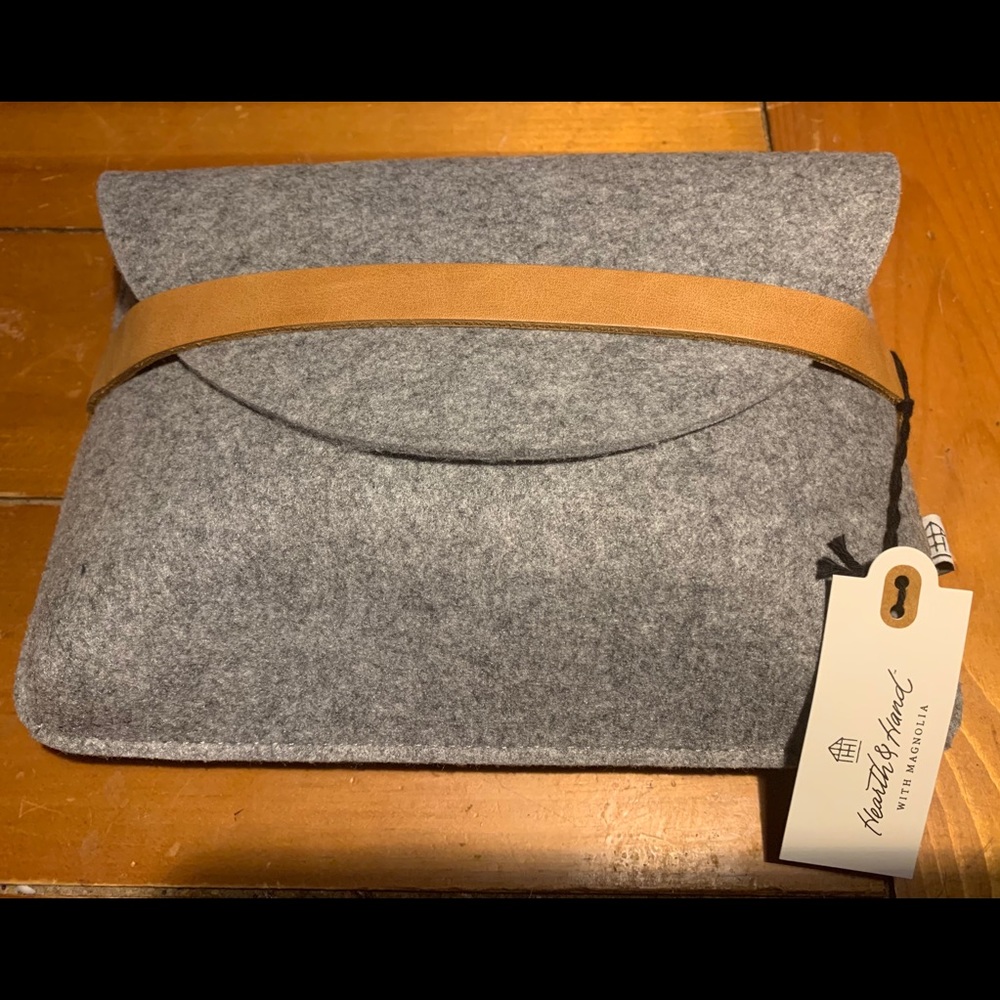 RARE  Hearth & Hand/Magnolia Felt and Leathe…